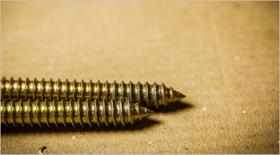 ねじ転造とは？基本の仕組みと特徴